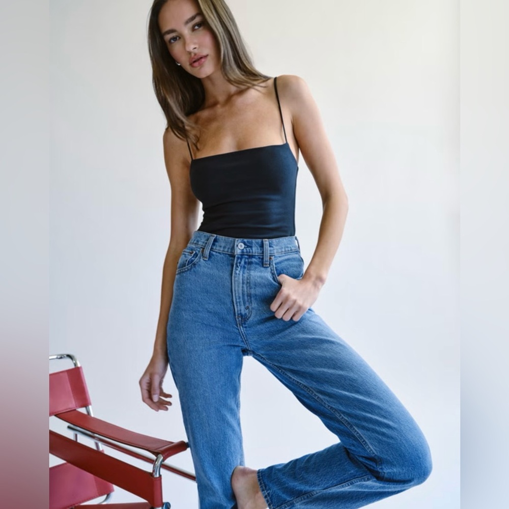 Abercrombie & Fitch The ‘90s Slim Straight Ultra High Rise